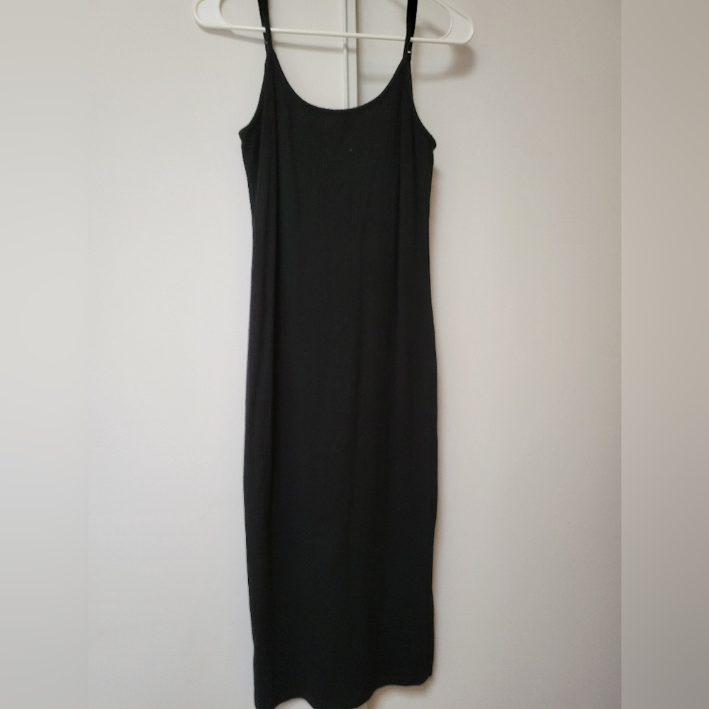 Black Sleeveless Dress